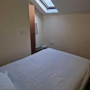 https://cozzy-2-roooms-with-2-beds.yorkshirehotels.net